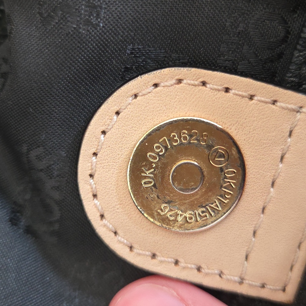 Classic Michael Kors Black Leather Tote Purse - Picture 4 of 10